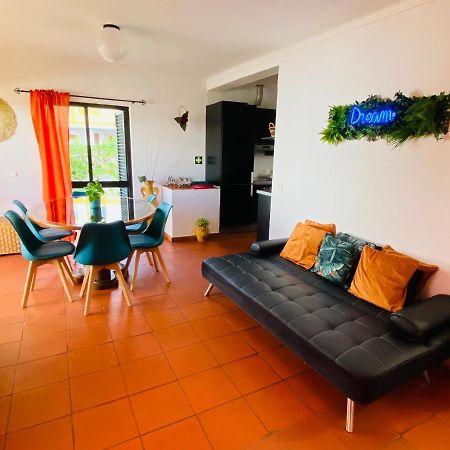 Вилла Summer House, Only 2 Minutes To The Beach In Vilamoura! Экстерьер фото